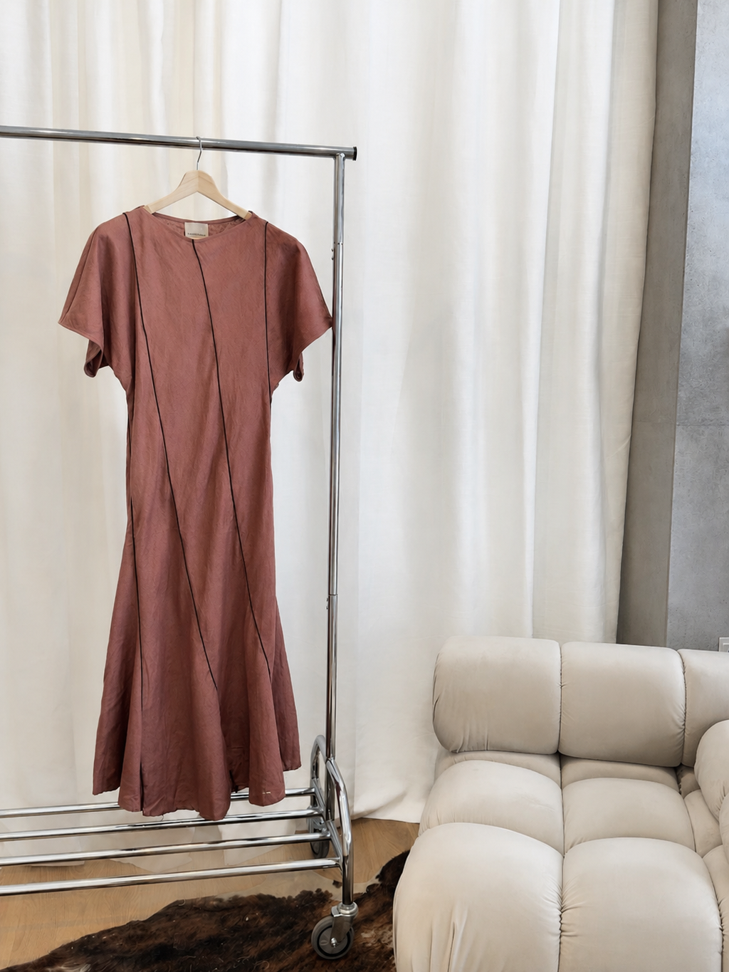 Vestido Midi de Lino con ribetes en negro