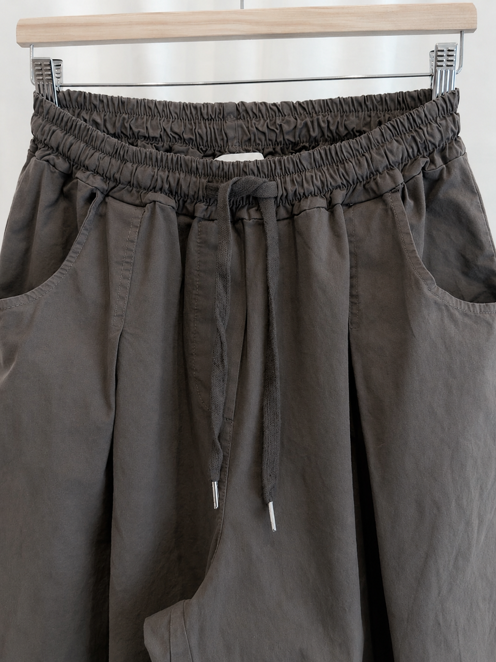 Pantalón de corte japonés