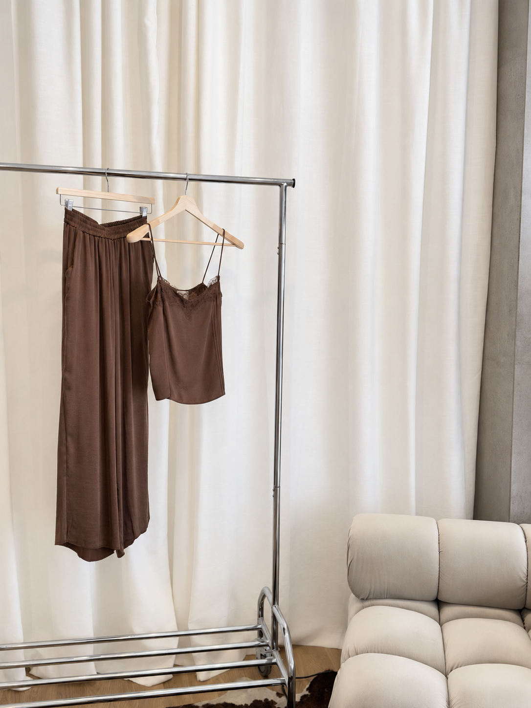 Pantalón fluido con cintura elástica