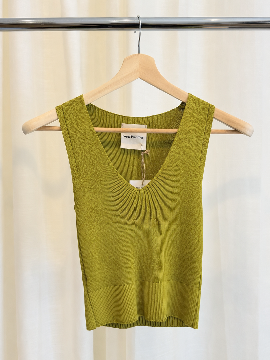 Top de tricot de canalé con escote en pico