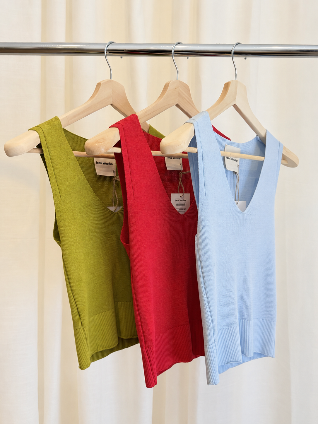 Top de tricot de canalé con escote en pico
