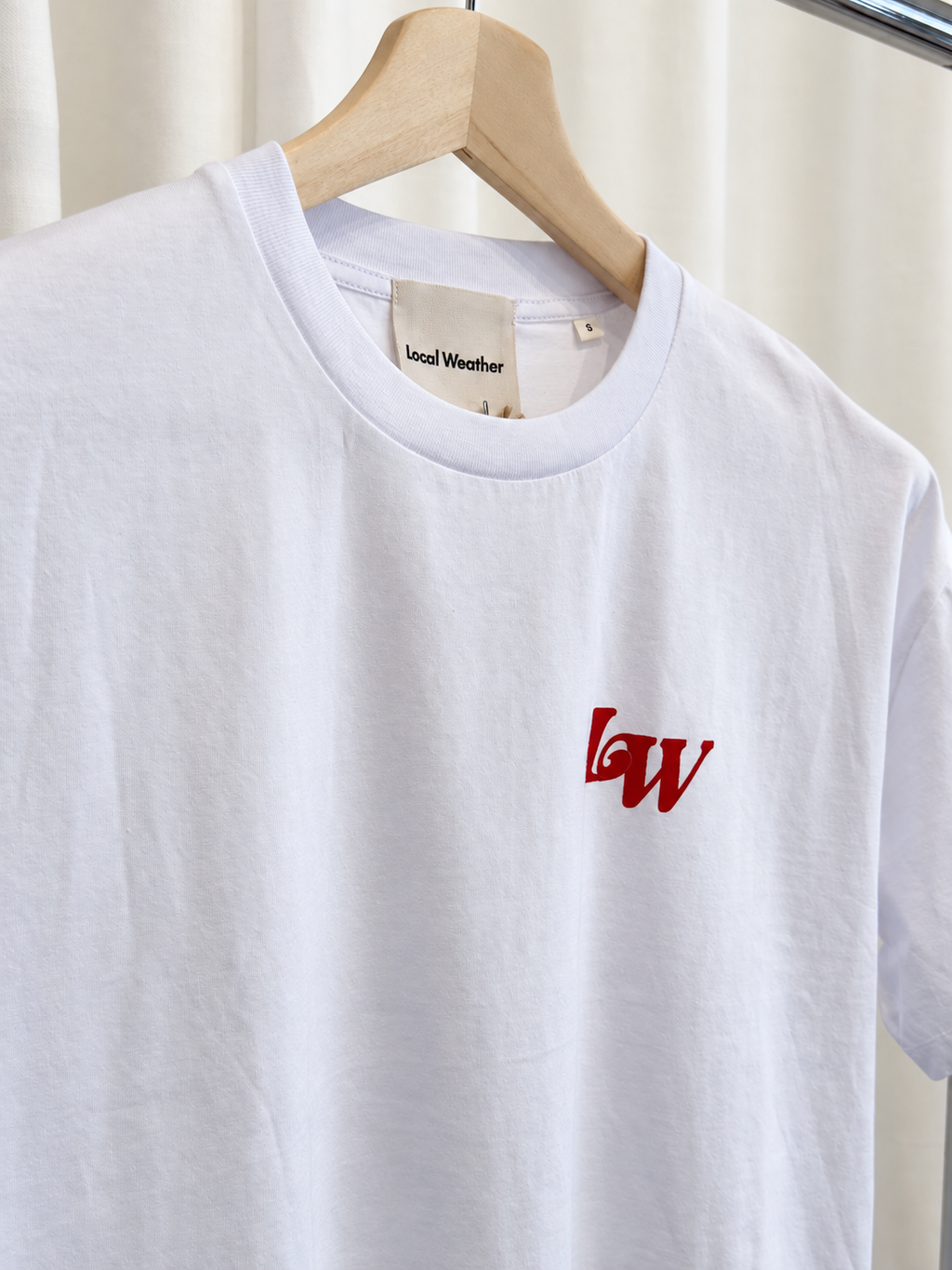 Camiseta de algodón organico con logo LW